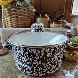 Golden Rabbit Enamelware Black & White Swirl 6 quart Stock Pot With Lid